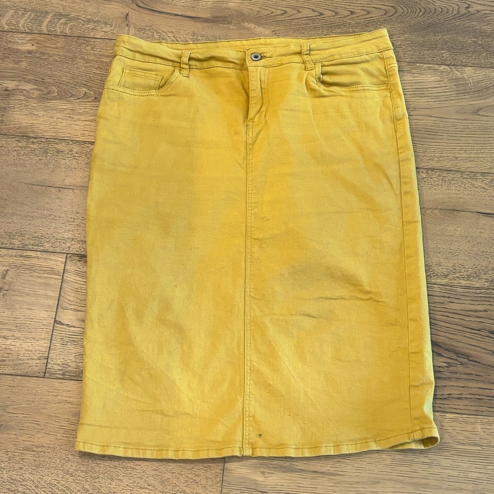 Midi Yellow Denim Skirt - Size XL - Has stretch!  No slit! 27" Length